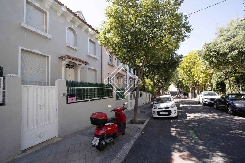 Foto eec72a89-1c71-4637-b2cd-97b30b8678ee. Xalet amb piscina a El Viso Madrid