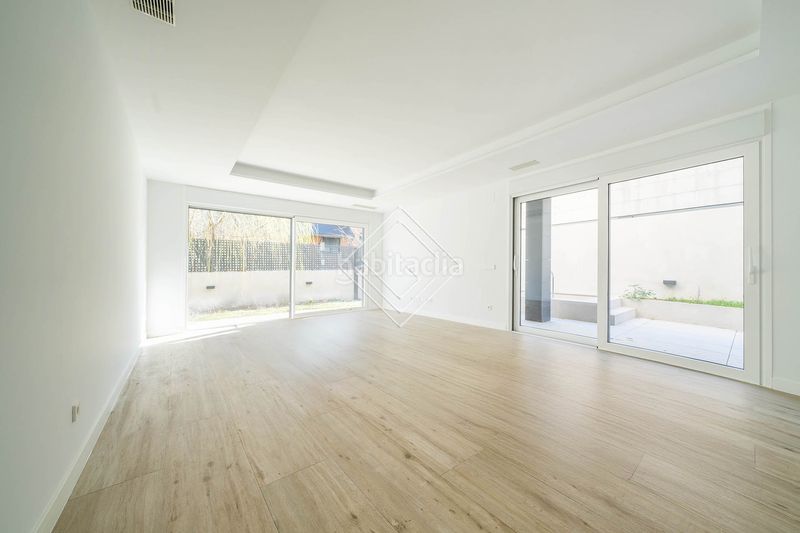 Foto 6c5fb5bb-d445-4255-874b-04c4be6f23e9. Casa aparellada amb calefacció aparcament piscina a Madrid