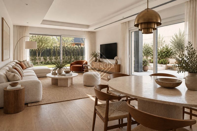 Foto ec2aaf25-36c8-4132-83ef-de62d0d07091. Casa aparellada amb calefacció aparcament piscina a Madrid