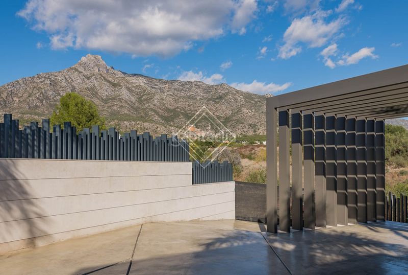 Foto 97182133-14e6-4da3-a75e-b406ee2bd47c. Lloguer xalet amb aparcament piscina a Nagüeles Alto Marbella