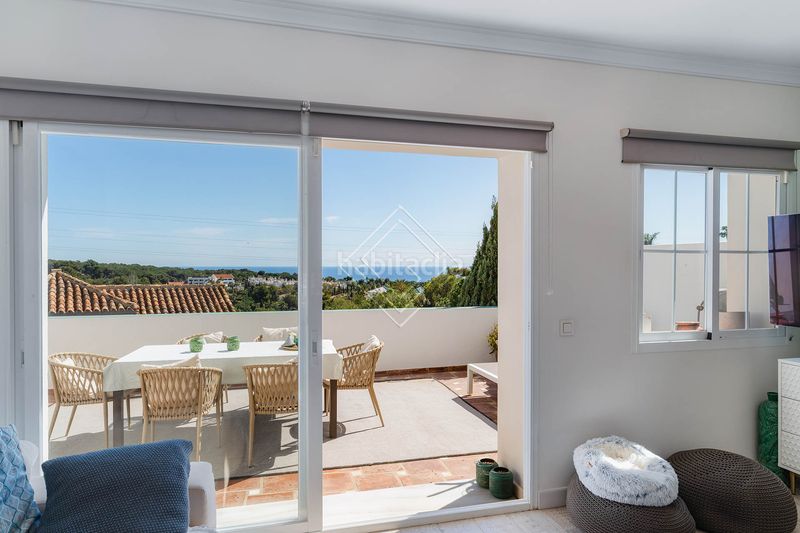 Foto 2b002c07-730d-42b4-9d52-a7d82886f1c3. Casa adossada amb calefacció piscina a Nagüeles Alto Marbella