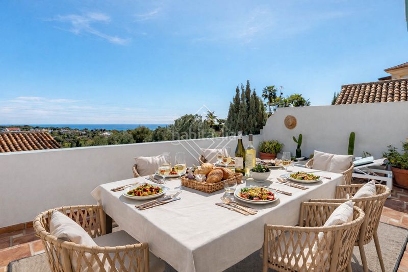 Foto c479a762-a8a3-4101-8ddd-b270da071d59. Casa adossada amb calefacció piscina a Nagüeles Alto Marbella