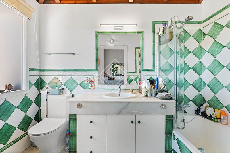 Foto dc1e3abe-569a-45f9-8715-d6d1884f6c9f. Casa adossada amb calefacció piscina a Nagüeles Alto Marbella