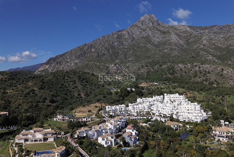 Foto fc3ff2b1-eaf2-4832-af5f-b4e26f081332. Casa adossada amb calefacció piscina a Nagüeles Alto Marbella