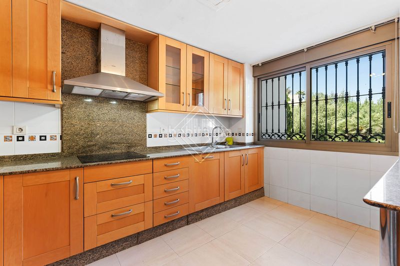 Foto c1146a02-8f47-4c43-9c38-2a82b2072be0. Xalet amb aparcament piscina a Nagüeles Alto Marbella