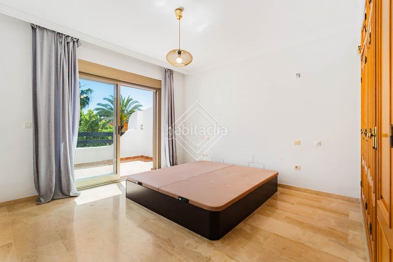Foto cf2519c3-c343-4550-9c32-0a79681533d4. Xalet amb aparcament piscina a Nagüeles Alto Marbella