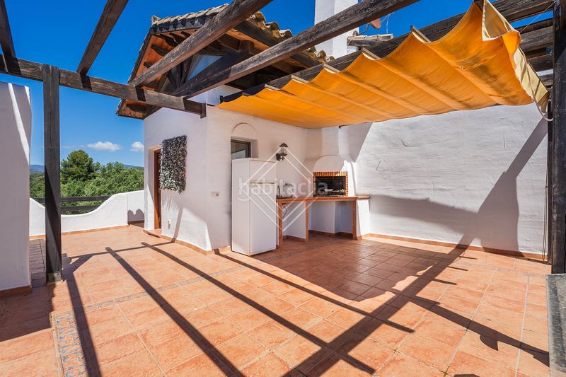 Foto daeabf1e-5458-42a4-912d-b43745a79392. Xalet amb aparcament piscina a Nagüeles Alto Marbella