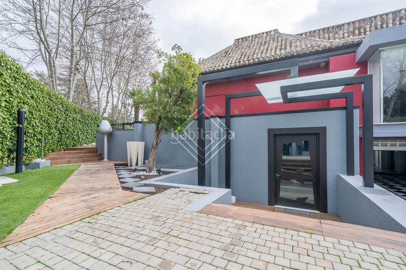 Foto 51b5c36e-0311-4659-9490-6fc0ca22e2e6. Casa amb piscina a urbanización La Moraleja La Moraleja