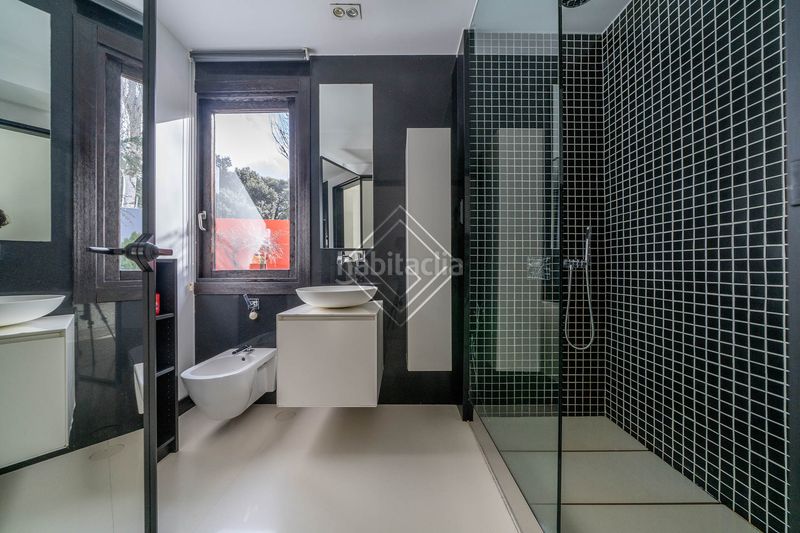 Foto ffdf8a6e-ce1a-4fd5-a0d2-316b88fd94b1. Casa amb piscina a urbanización La Moraleja La Moraleja