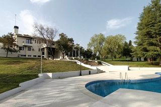 Rent House in Urbanización La Moraleja