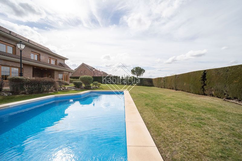 Foto dc42e96d-435f-437e-b4e8-48666fa69b6f. Lloguer casa amb calefacció piscina a urbanización La Moraleja La Moraleja
