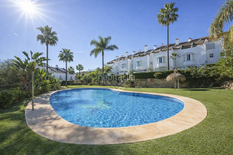 Foto 1d619b70-0077-4801-9a5d-a29404ecf62c. Casa adossada amb calefacció aparcament piscina a Marbella