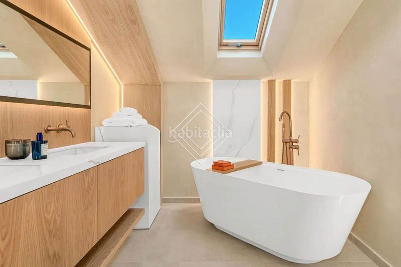 Foto 2b964dc9-22e0-4af8-8691-ba82d409915e. Casa adossada amb calefacció aparcament piscina a Marbella