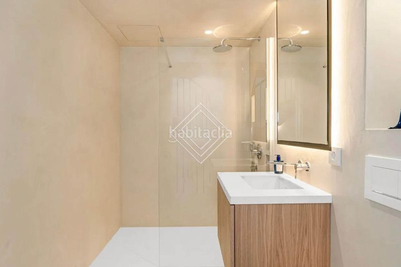 Foto 688122dc-1d86-4cdb-9f6a-35aa07c254f1. Casa adossada amb calefacció aparcament piscina a Marbella