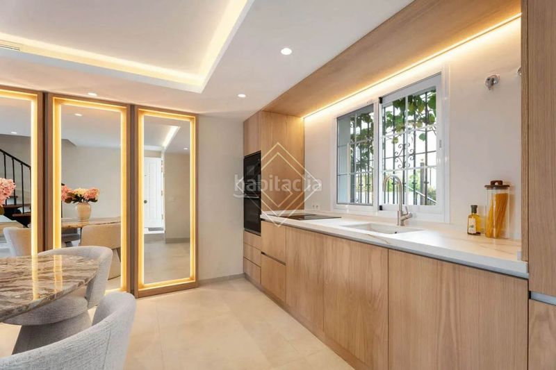 Foto 9f8dc5cc-a97d-4b85-a4e8-c717657e8c03. Casa adossada amb calefacció aparcament piscina a Marbella