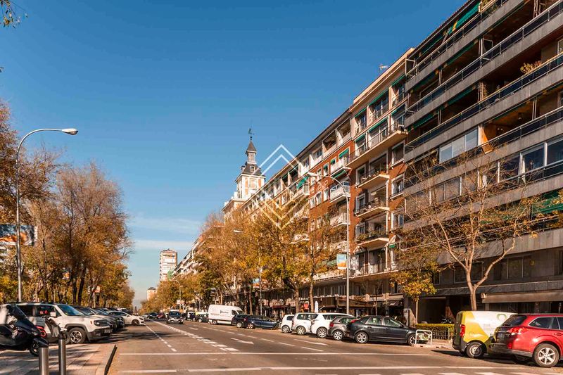 Foto 45057772-dc77-43fd-98f5-46c3325150e7. Pis a Argüelles Madrid