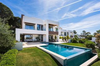 Chalet in La Merced. Villa romero — una oportunidad excepcional en el corazón de marb