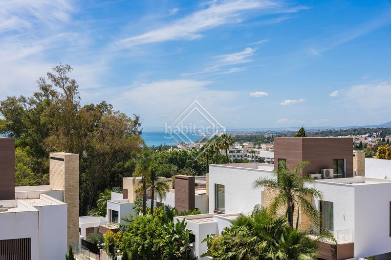 Foto f23eabf5-f26b-40c4-af80-efe4ff4ba6bb. Xalet amb xemeneia calefacció aparcament piscina a Marbella