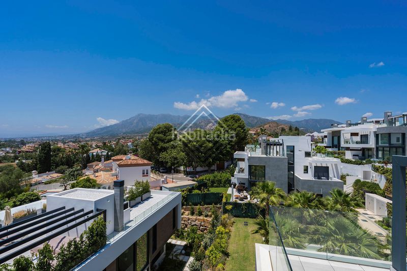 Foto 0e55b9d4-d096-470b-a519-683b3ecef22b. Chalet en Río Real Marbella