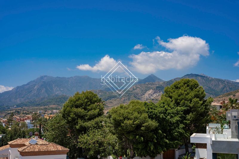 Foto 23c920a8-a468-49ee-aba9-c6026c49c418. Chalet en Río Real Marbella