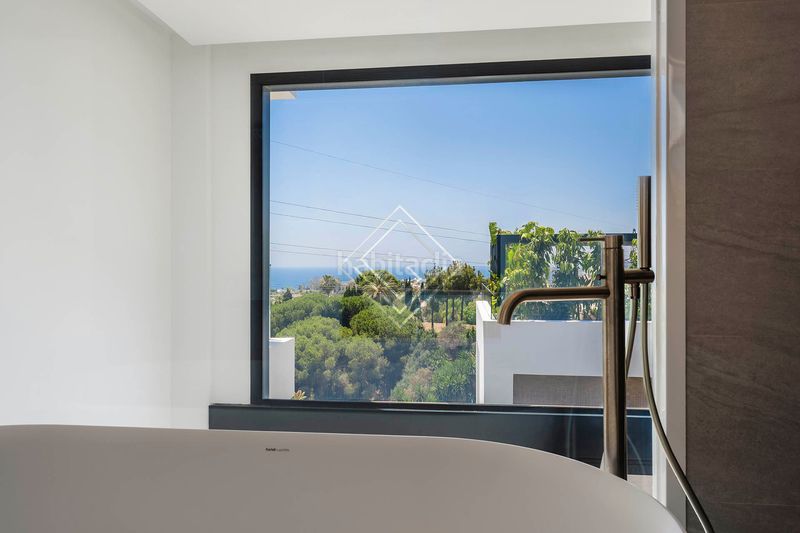 Foto 2f3a2806-ac30-44de-a2e8-e024f93e1af8. Chalet en Río Real Marbella