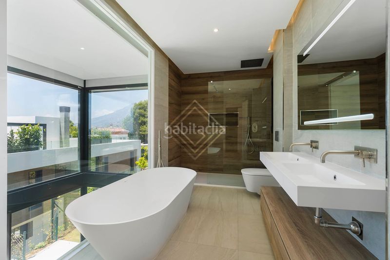 Foto 3ea7dc3e-f908-4b32-9211-7f4fa242ac0f. Chalet en Río Real Marbella