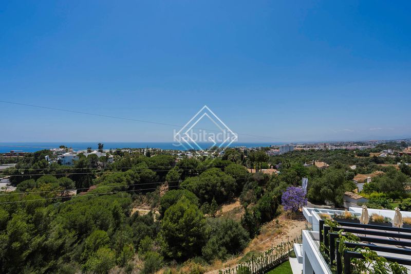 Foto 7200b75d-903e-4732-819f-635aea068d24. Chalet en Río Real Marbella