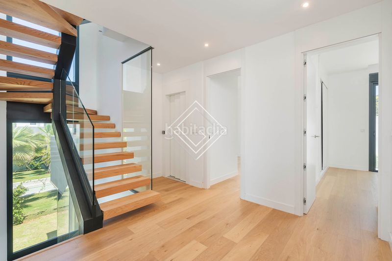 Foto a1b6b135-5664-4bc8-a8ae-e02298516446. Chalet en Río Real Marbella