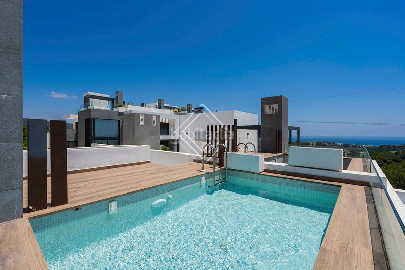 Foto a2c7924e-f3a9-4a50-8d9d-09024adc9589. Chalet en Río Real Marbella