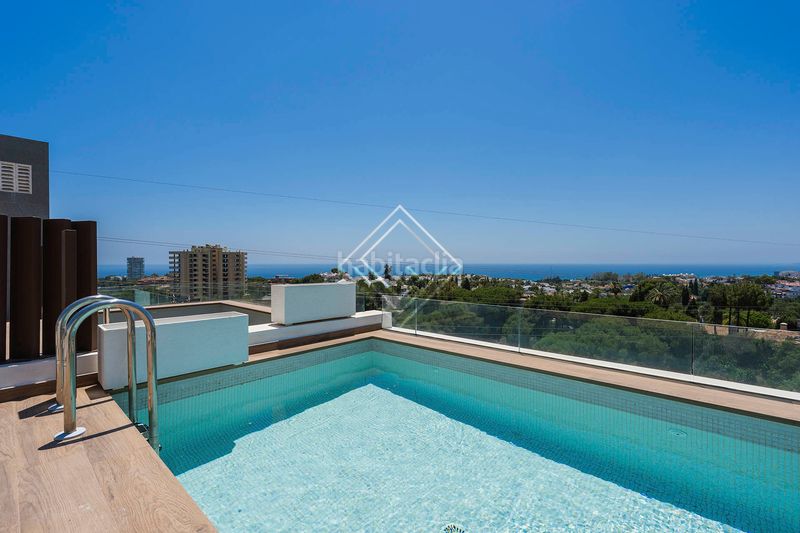 Foto c0ffc3c1-21e2-4900-8431-b13b0a0d9f7f. Chalet en Río Real Marbella