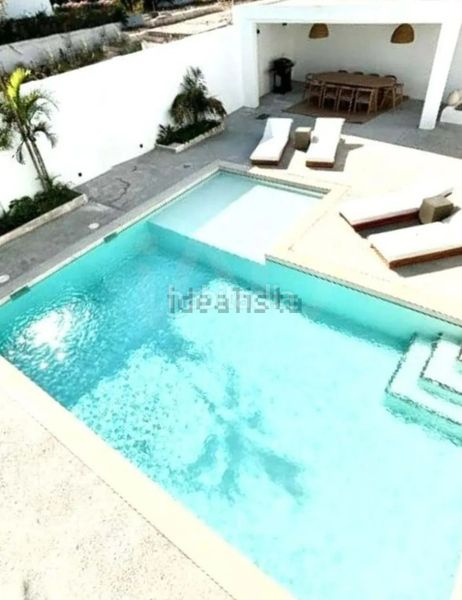Foto 5e075e95-f368-43b7-a4fb-e4a1a7e8cb6d. Chalet en Las Lomas de Río Verde Marbella