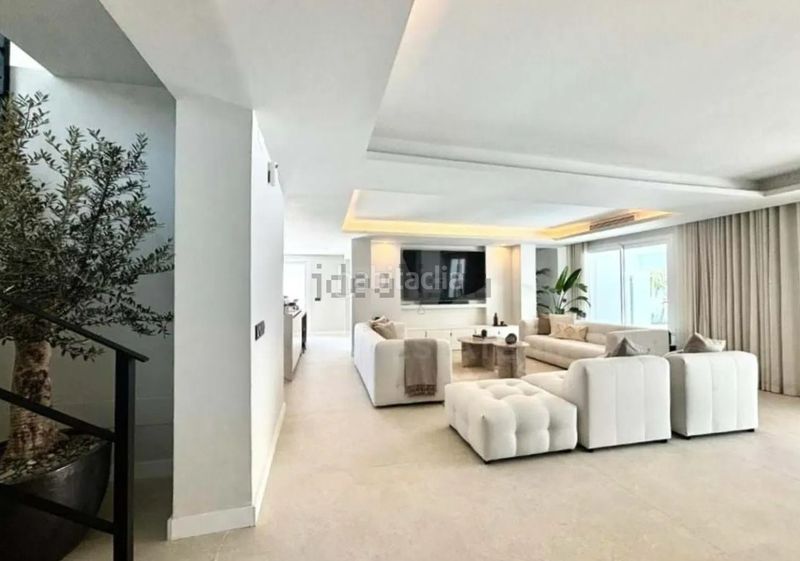 Foto e6396eb6-2f1e-43a5-b206-175878e8b56a. Chalet en Las Lomas de Río Verde Marbella