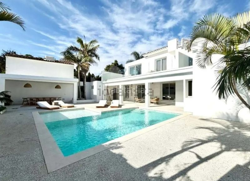 Foto f3f0190e-7b2d-4ad9-abce-18af34426d53. Chalet en Las Lomas de Río Verde Marbella