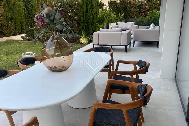 Foto 528b4b36-e66b-49dc-9aff-68db8f0f7b85. Casa amb aparcament piscina a Las Brisas Marbella