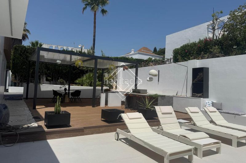 Foto 91d7883f-6f9b-4814-b78c-15bd7c41f6d0. Casa amb aparcament piscina a Las Brisas Marbella