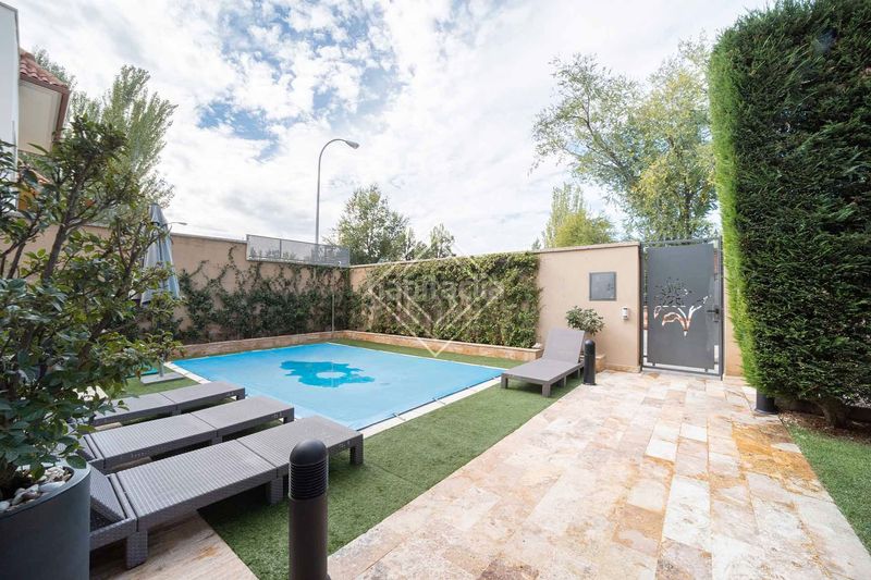 Foto 0076d36b-a80e-4105-842c-785b3d7a7d1d. Casa pareada en Ciudad Universitaria Madrid