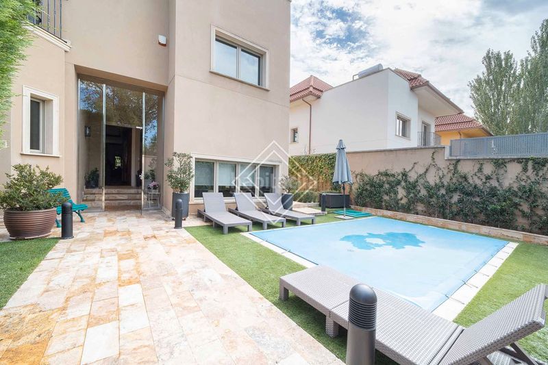 Foto 36026027-65a6-4fb4-bd71-b052cb8994fe. Casa pareada en Ciudad Universitaria Madrid