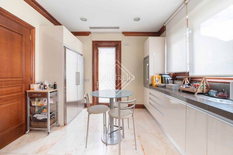 Foto 52933f73-e68f-40ca-90f4-6e28911cc56e. Casa pareada en Ciudad Universitaria Madrid