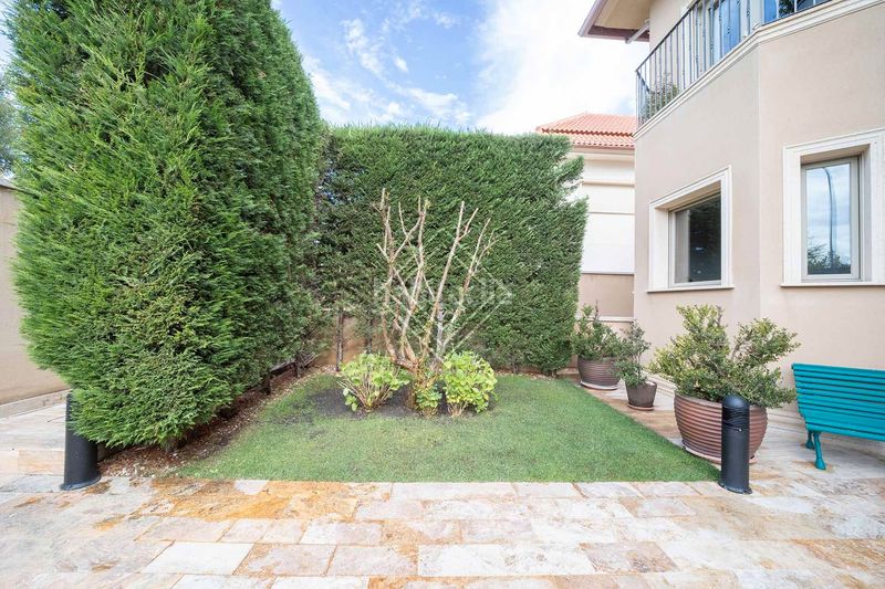 Foto 845d30f7-3192-4c29-8c68-ef2ebe19a22e. Casa pareada en Ciudad Universitaria Madrid