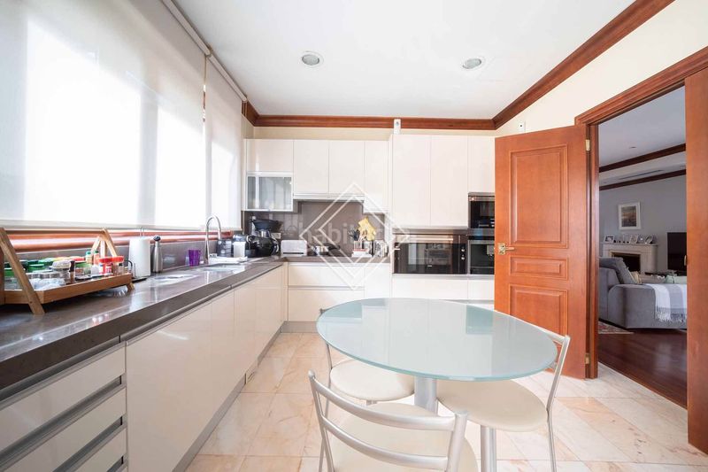 Foto c5d909f5-dee1-41c9-81c4-d2732e0c12be. Casa pareada en Ciudad Universitaria Madrid