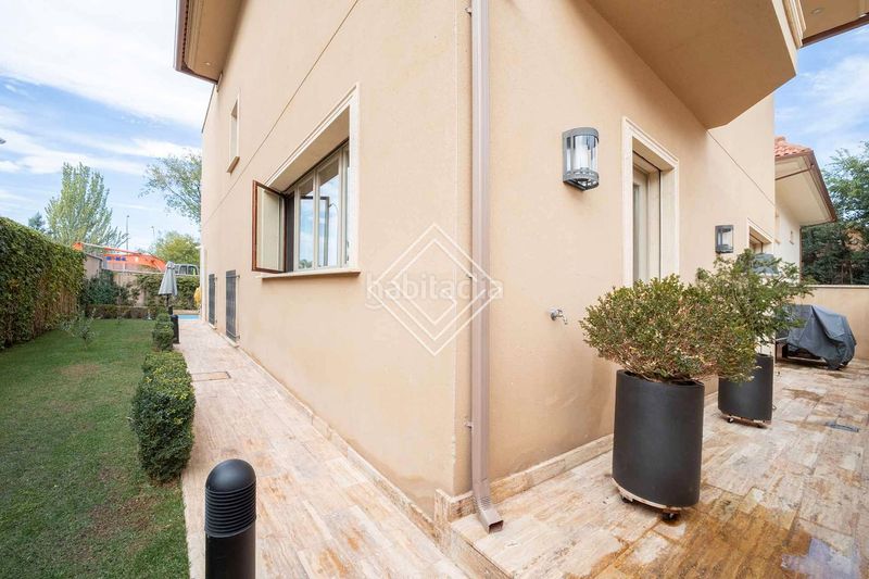 Foto dea73c23-8c77-4e85-aa77-fe05fd0ff822. Casa pareada en Ciudad Universitaria Madrid