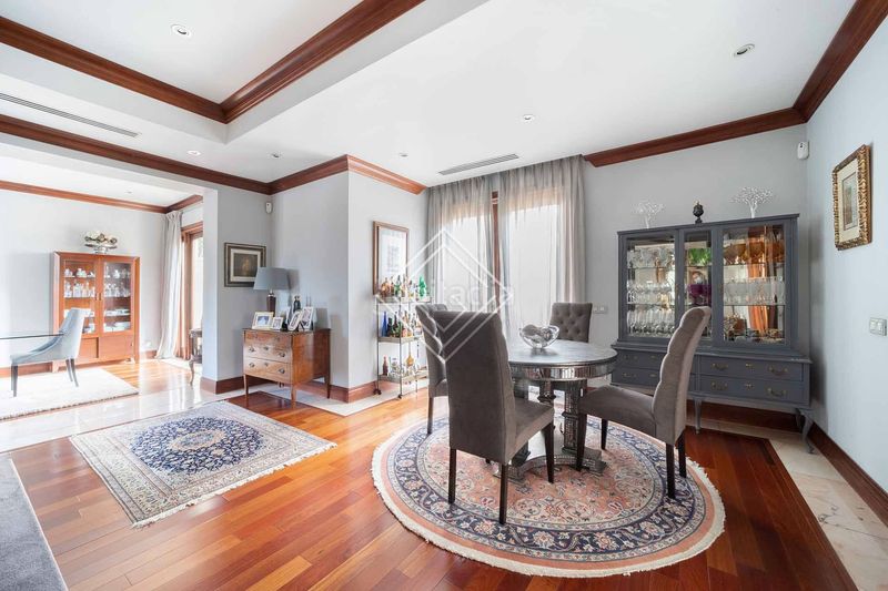 Foto f4a95a32-f61c-42f0-84f7-e1f9addd5d32. Casa pareada en Ciudad Universitaria Madrid