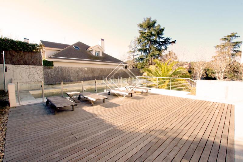 Foto bedeb7d7-d3a7-4a7b-95a7-3b02b02e3450. Miete chalet mit pool in Ciudad Universitaria Madrid