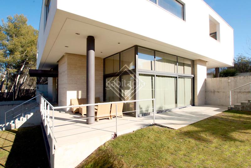 Foto ee3f14e1-0f1c-4c6a-a0ee-cdf1fdf53cc4. Miete chalet mit pool in Ciudad Universitaria Madrid