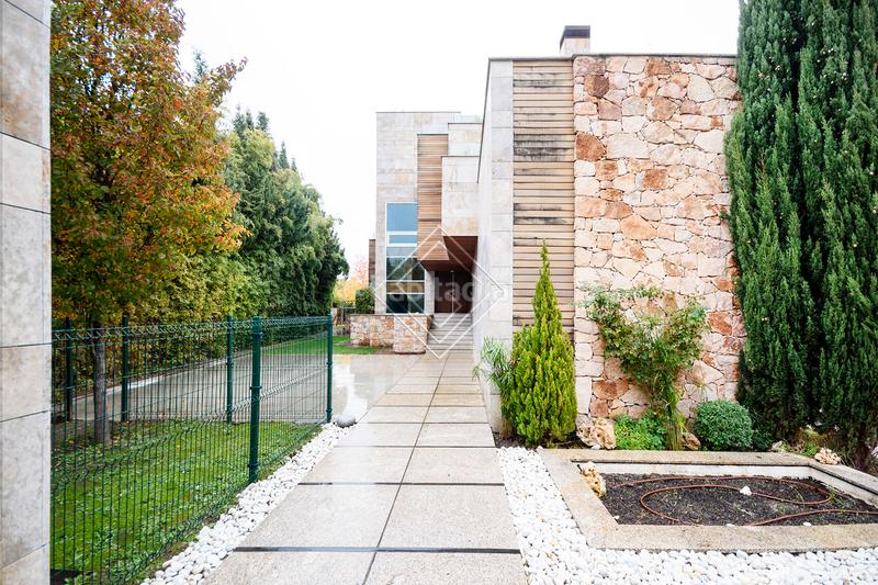 Foto 930c1b03-a367-4148-ab30-3f2e4769726d. Chalet with parking pool in Conde Orgaz - Piovera Madrid
