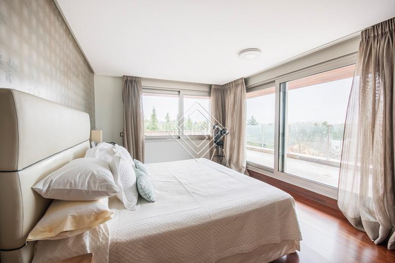 Foto ad84f5c7-088e-46db-9fc6-1ca3dcbb8728. Chalet with parking pool in Conde Orgaz - Piovera Madrid