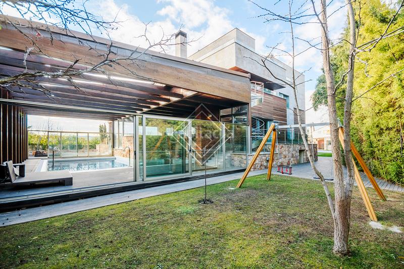 Foto e76eb0ae-9d44-46fb-b4cd-e9d9e4c7482d. Chalet avec parking piscine dans Conde Orgaz - Piovera Madrid