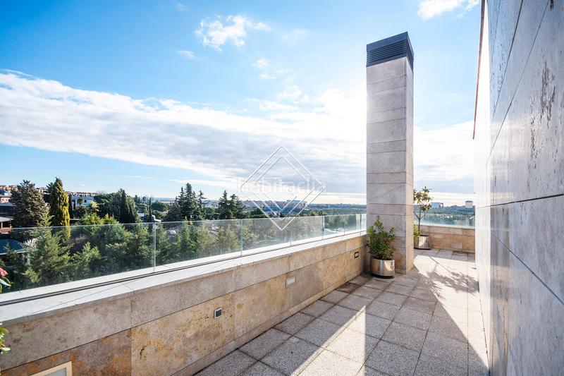 Foto aec6ef9b-91f1-47d0-ad90-8cf40326c6de. Chalet con parcheggio piscina in Conde Orgaz - Piovera Madrid