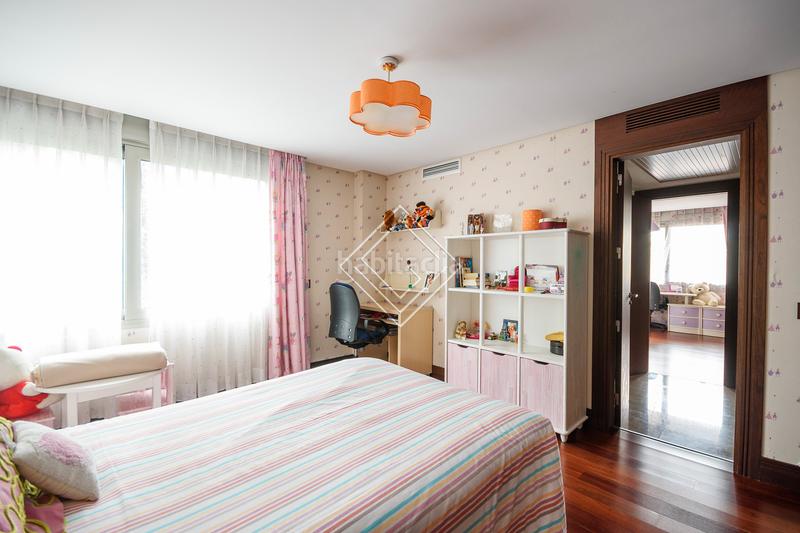Foto b8e56389-0941-42bb-bff8-56af1cf19970. Chalet con parcheggio piscina in Conde Orgaz - Piovera Madrid