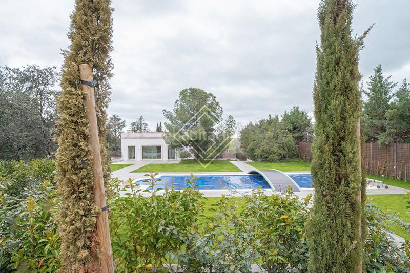 Foto 2a77eddf-06f9-4a0d-bc7d-0903ca8dbe70. Chalet with heating parking pool in urbanización La Moraleja La Moraleja